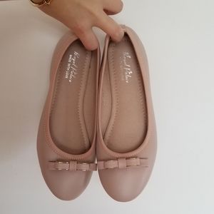 BRAND NEW NUDE COMFY FLATS